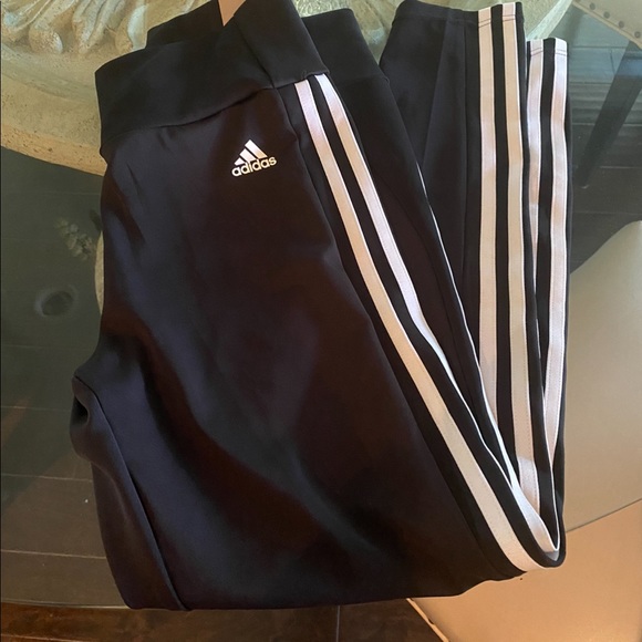 SOLD- Adidas Leggings/Aeroready - Picture 3 of 4